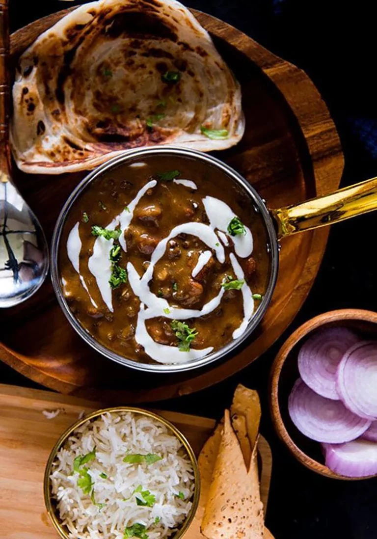 dal makhani served with naan